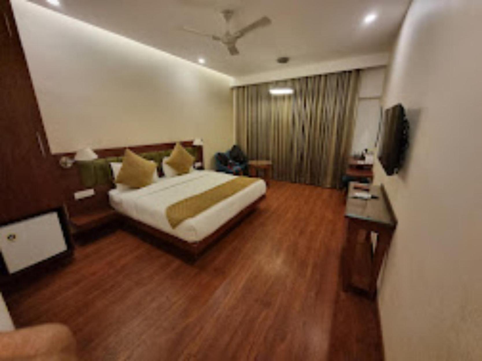 Hotel Punjab , Saharanpur Sahāranpur Exterior photo