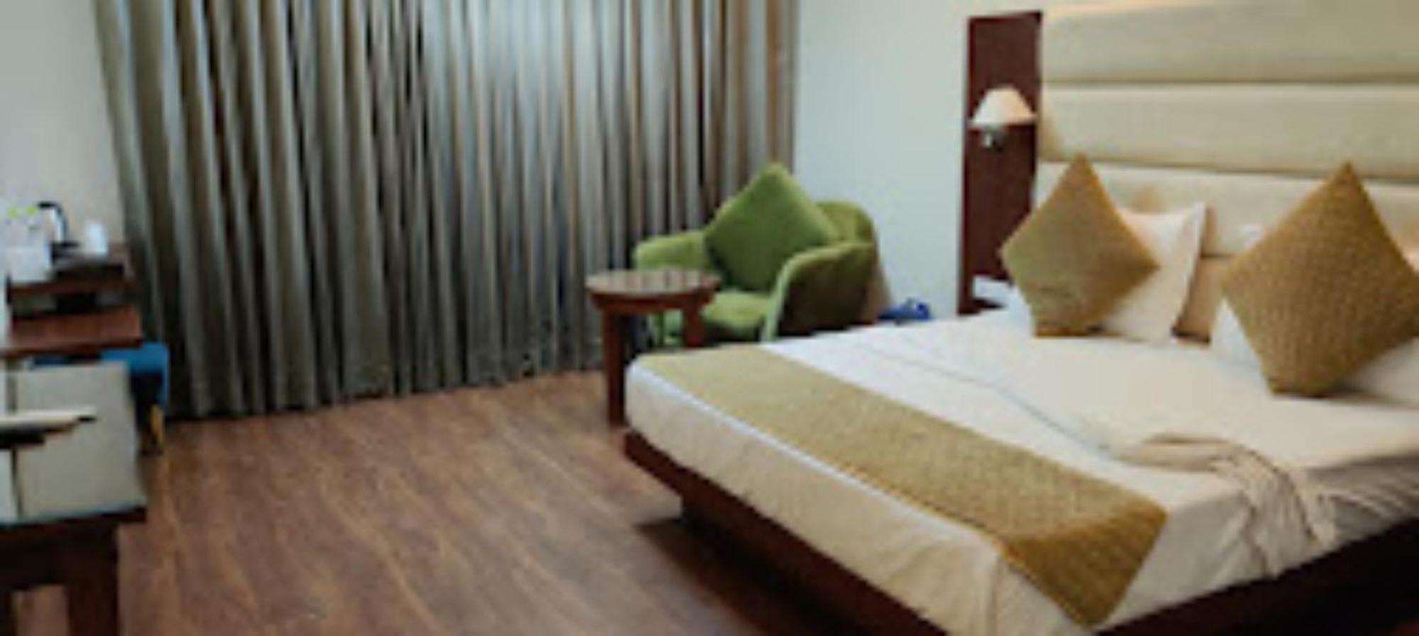 Hotel Punjab , Saharanpur Sahāranpur Exterior photo